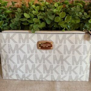 Michael Kors wristlet